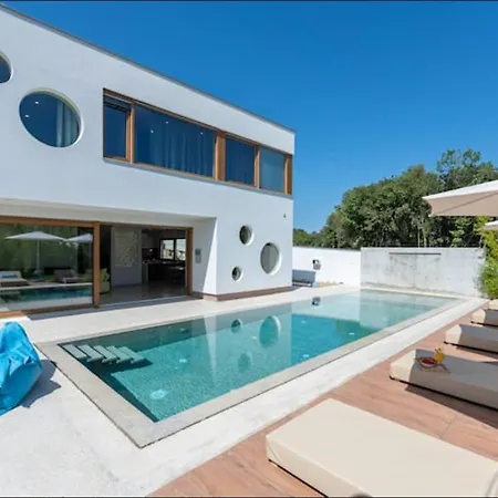 Coshi With Private Pool * بودْسْتغانا